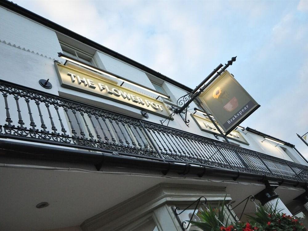 Flower Pot Hotel Sunbury-on-Thames Bagian luar foto