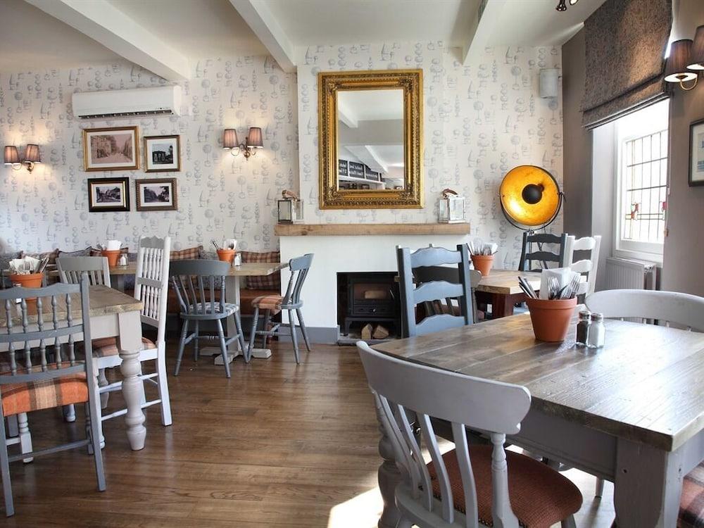 Flower Pot Hotel Sunbury-on-Thames Bagian luar foto