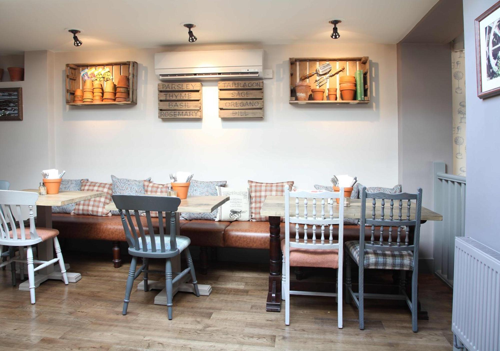Flower Pot Hotel Sunbury-on-Thames Bagian luar foto