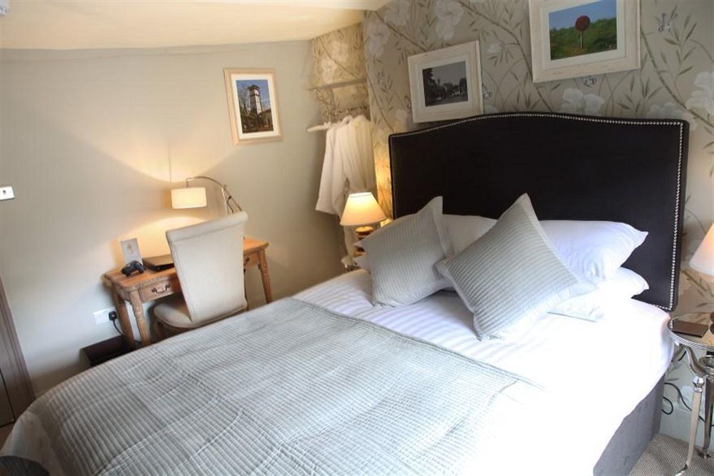 Flower Pot Hotel Sunbury-on-Thames Bagian luar foto